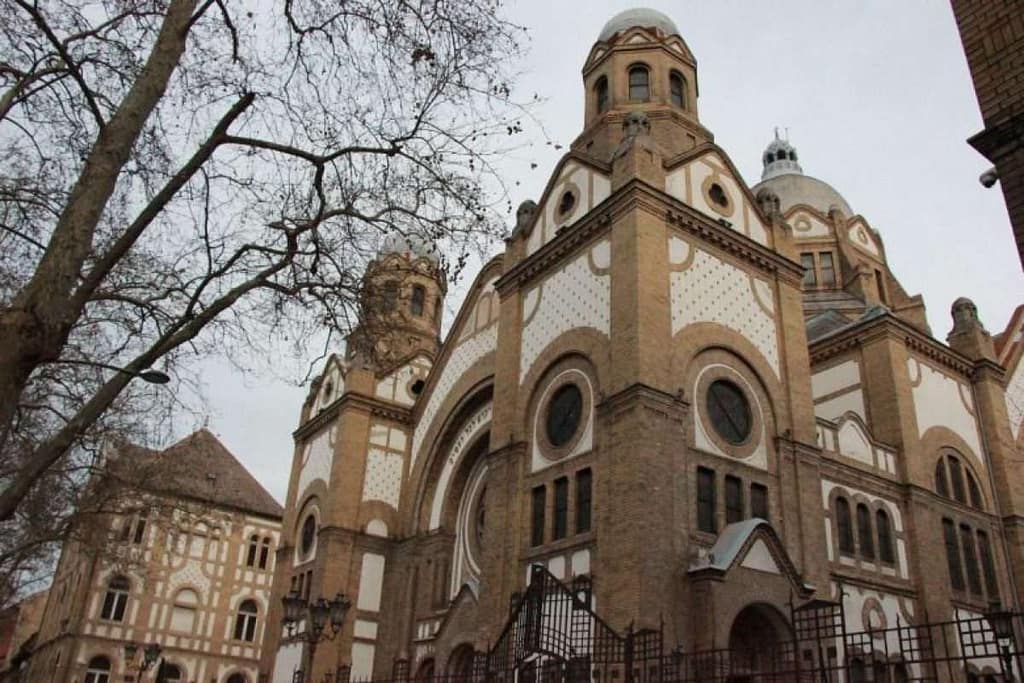 Objašnjenje nekih pojmova kod Jevreja 14 Novosadska Sinagoga